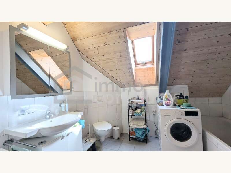 Dachgeschosswohnung Götzis: Badezimmer Badezimmer