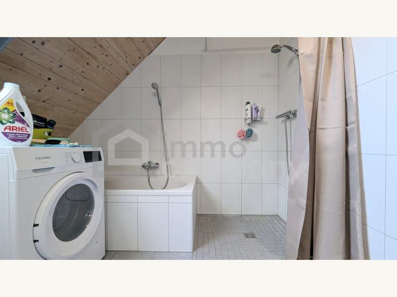 Dachgeschosswohnung Götzis: Badezimmer Badezimmer