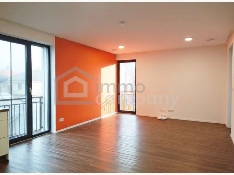 Wohnzimmer mit Ausgang auf den Balkon