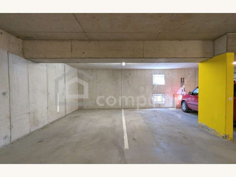 2 Tiefgaragen-Stellplätze