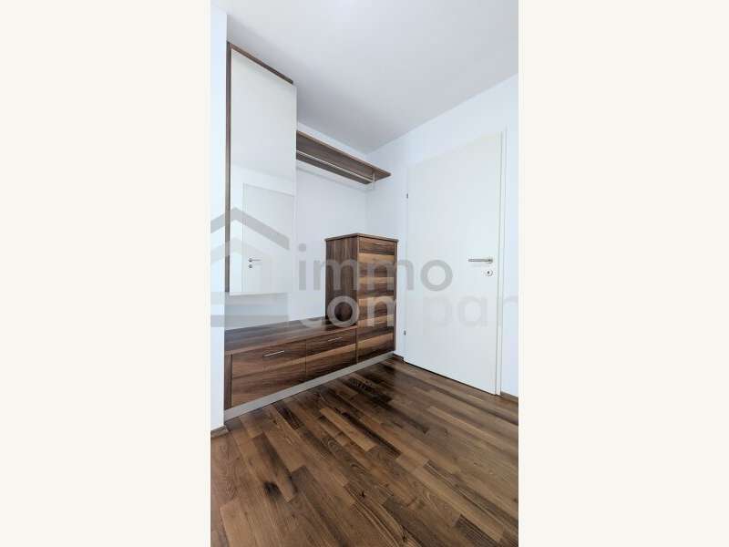 Eingangsbereich / Garderobe / Gäste-WC