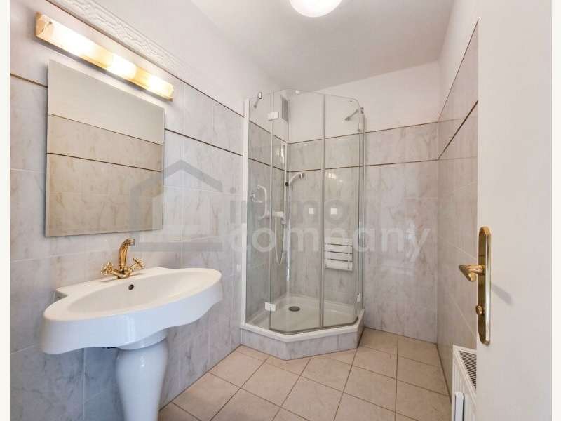 Eigentumswohnung Baden: Badezimmer Badezimmer