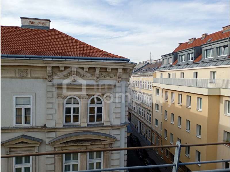 Dachgeschosswohnung Wien: Blick Westseite gegenüber Blick Westseite gegenüber