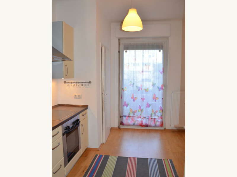 Blick in die Küche mit Ost-Balkon