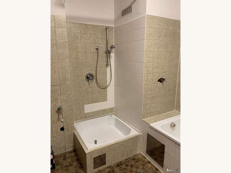 Wanne und Dusche