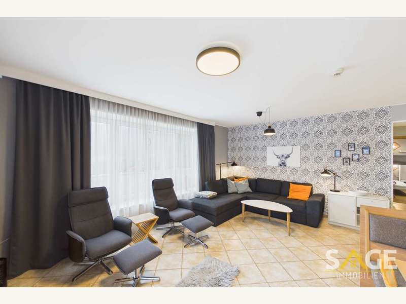 Lounge mit Panoramfenster