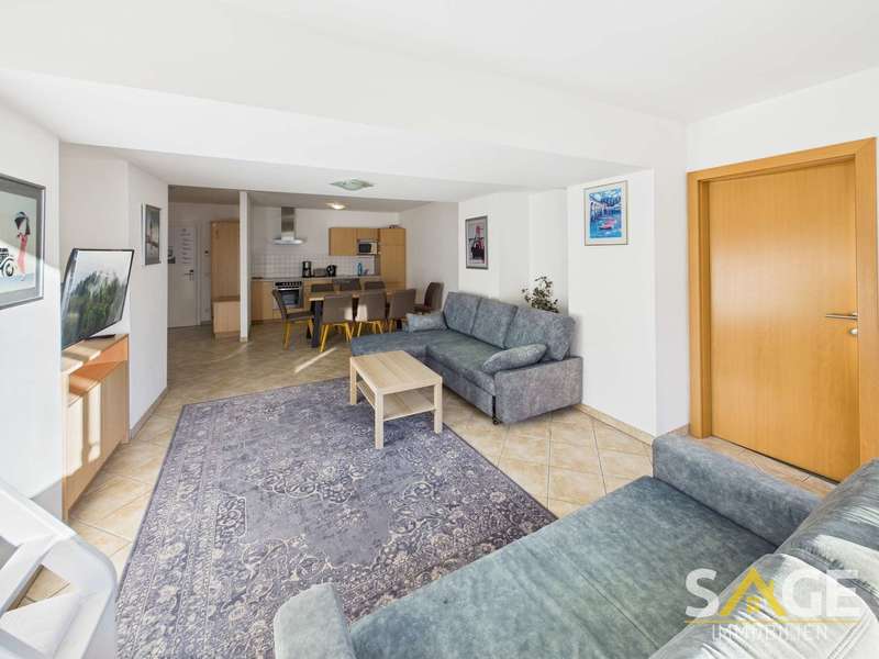 Eigentumswohnung Bad Gastein: Wohnen und Küche Wohnen und Küche