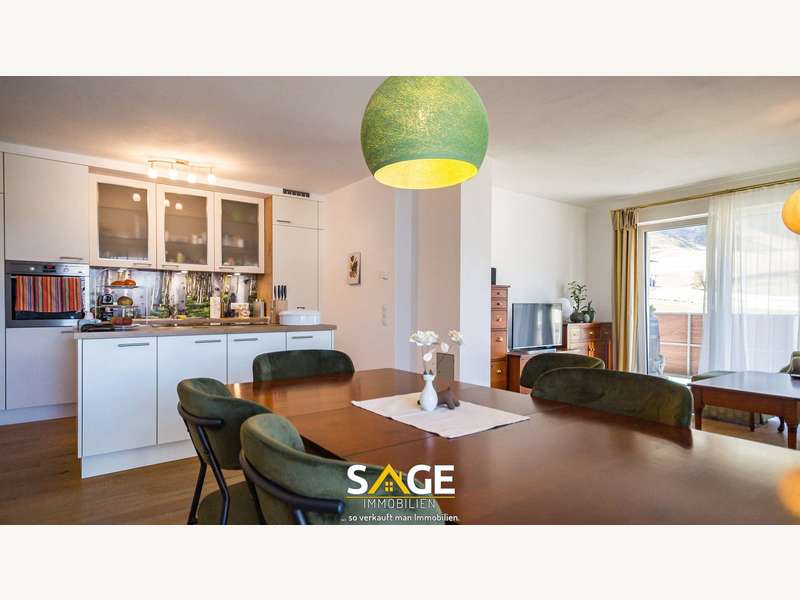 Küche mit Kochinsel