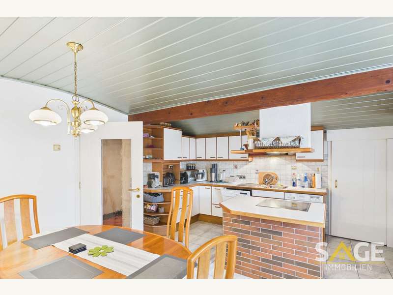 Küche mit Kochinsel