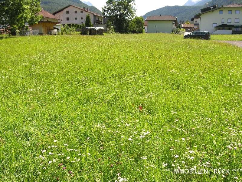 Photo_Homepage_07_Baugrundstueck_bzw_Baugrundstuecke_in_Umhausen_2021