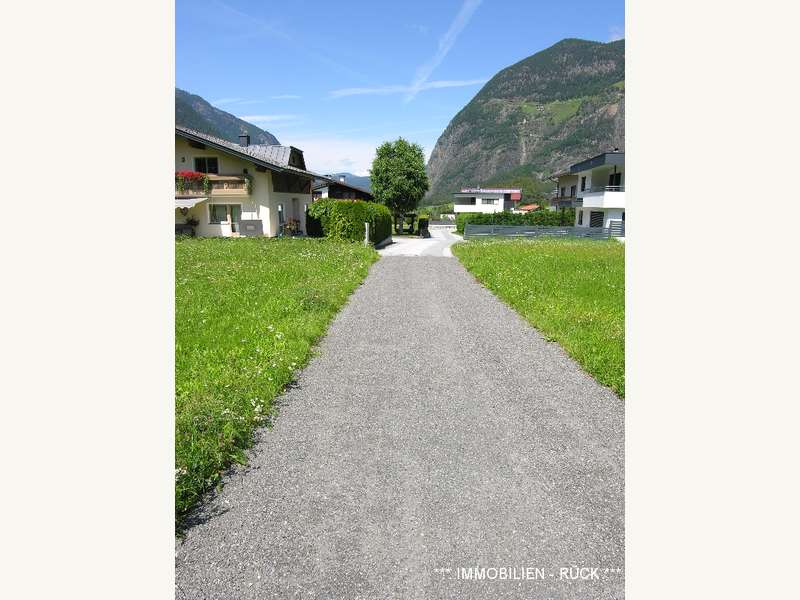 Photo_Homepage_12_Baugrundstueck_bzw_Baugrundstuecke_in_Umhausen_2021