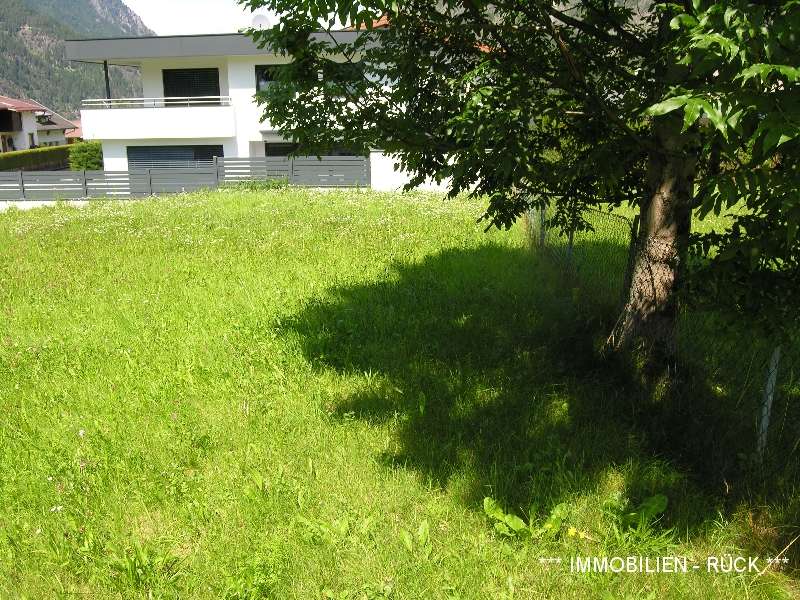 Photo_Homepage_03_Baugrundstueck_bzw_Baugrundstuecke_in_Umhausen_2021