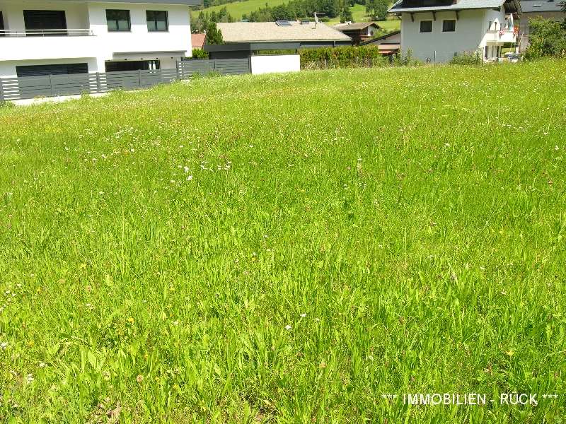 Photo_Homepage_04_Baugrundstueck_bzw_Baugrundstuecke_in_Umhausen_2021