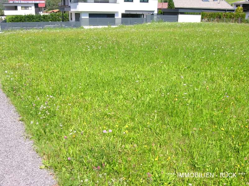 Photo_Homepage_07_Baugrundstueck_bzw_Baugrundstuecke_in_Umhausen_2021