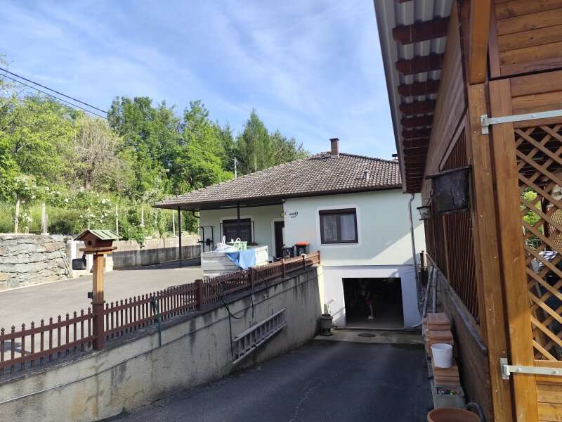 Einfamilienhaus Oberdorf im Burgenland: Einfahrt Garage, Keller Einfahrt Garage, Keller