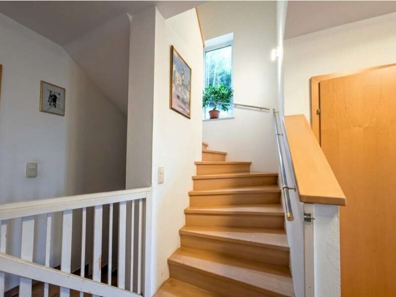 15925-Diele/Treppe DG