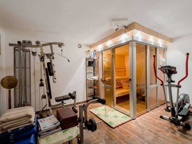 15925-Fitness/Sauna Keller