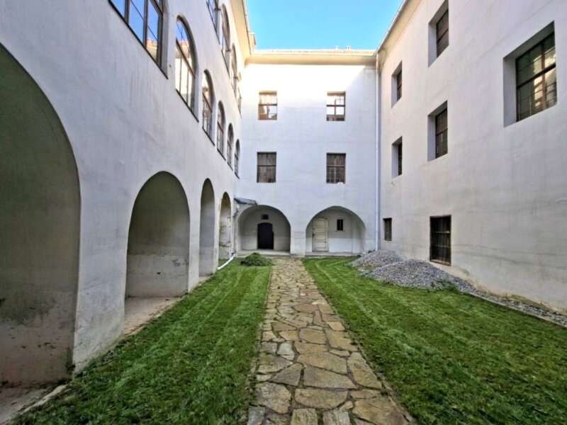 Schloss Sankt Lorenzen im Mürztal: 15927-Innenhof 15927-Innenhof