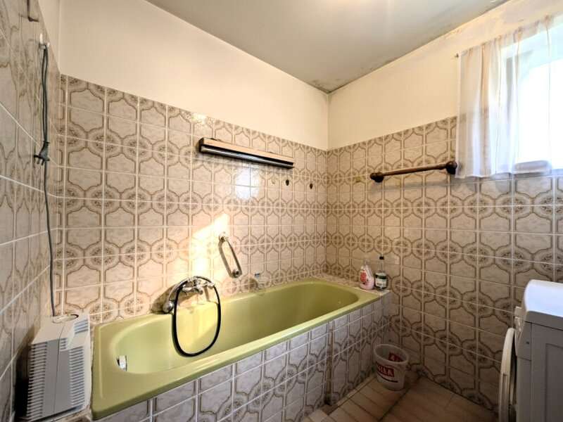 26748-Badezimmer EG
