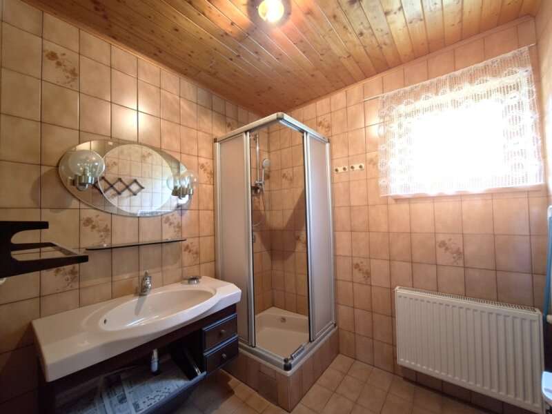 26748-Badezimmer DG