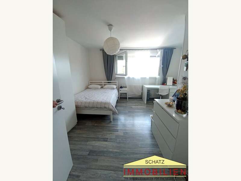 Mehrfamilienhaus Berndorf: Obergeschoss-Zimmer Obergeschoss-Zimmer