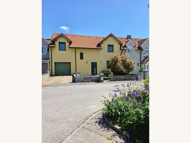 Einfamilienhaus Bruck an der Leitha: Hausfront Hausfront
