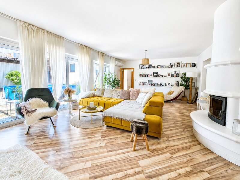 Mehrfamilienhaus Bad Deutsch-Altenburg: Wohnzimmer Straßentrakt Wohnzimmer Straßentrakt