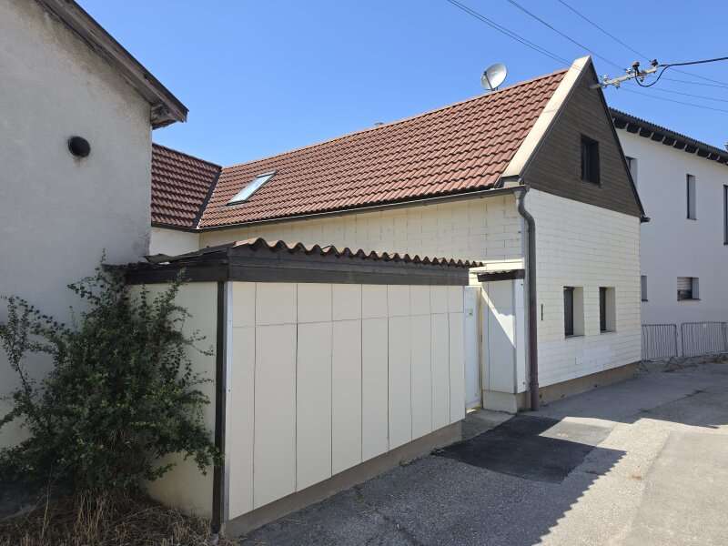 Haus Au am Leithaberge: Straßenansicht Straßenansicht