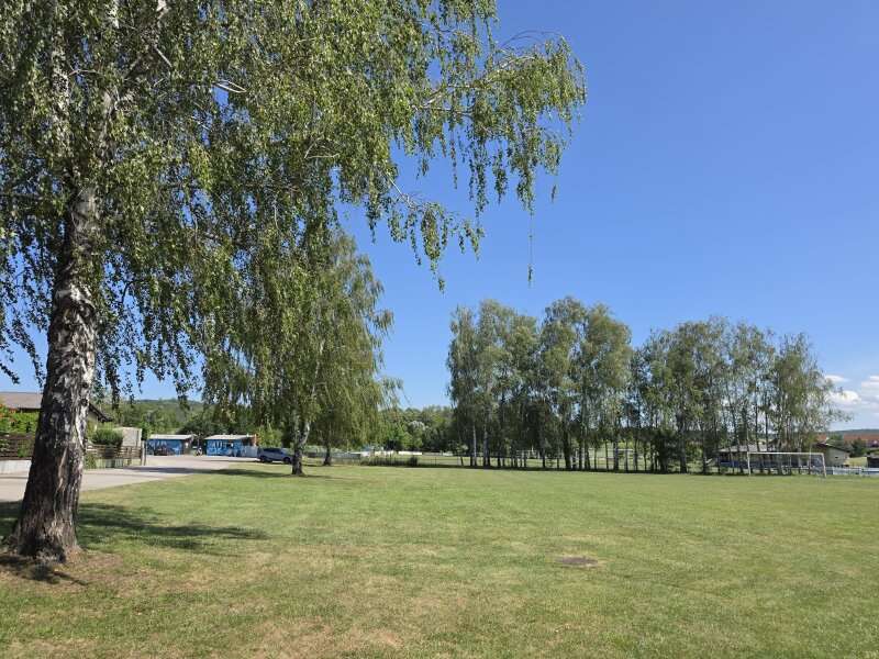 Haus Au am Leithaberge: Impressionen - Sportplatz und Freibad Impressionen - Sportplatz und Freibad
