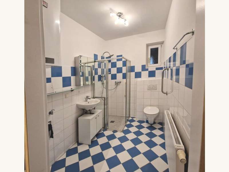 Mietwohnung Hainburg an der Donau: Bad Bad